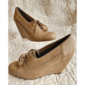 NEW‎ Crown Vintage Womens 8M Wedge Lace Up Pump Heels Swing Dance PinUp Vtg Look